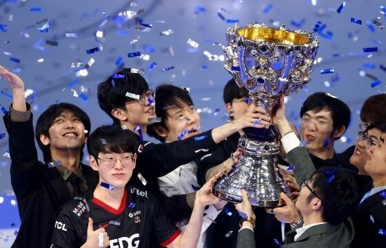 Chinese eSports players celebrating victory