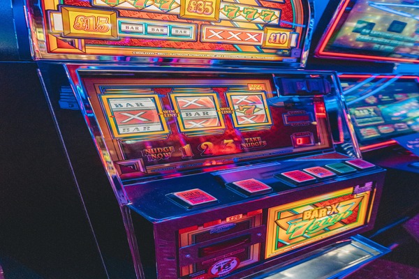Double Diamond Slot Machine in Casino